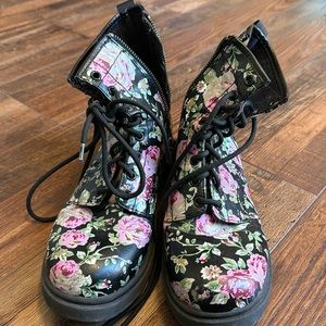 Size 10 Mossimo Supply Co. Lace and Zip Combat Boots